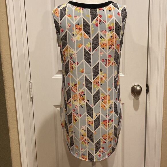 CAbi Sleeveless Floral Top With Black Trim - Picture 4 of 9